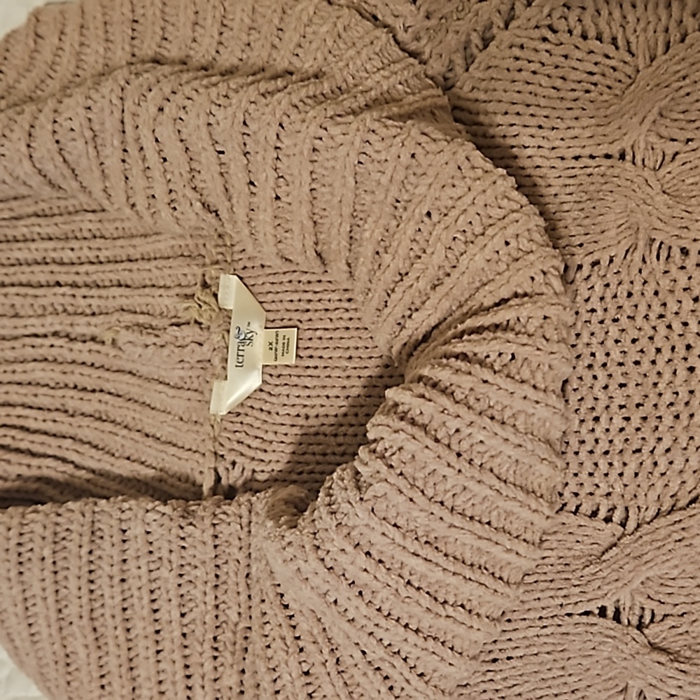 Sweater - Picture 4 of 4
